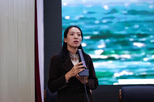 2.团委副书记李晓培带领同学们一起回顾党的百年光荣和艰辛岁月 2.团委副书记李晓培带领同学们一起回顾党的百年光荣和艰辛岁月