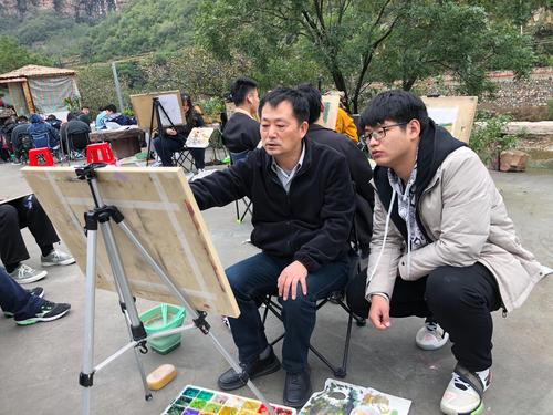 1美术指导郭奕老师现场示范写生绘画要领 1美术指导郭奕老师现场示范写生绘画要领
