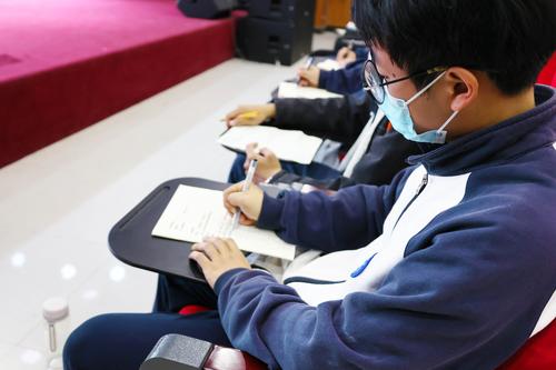 3.同学们认真做笔记 3.同学们认真做笔记