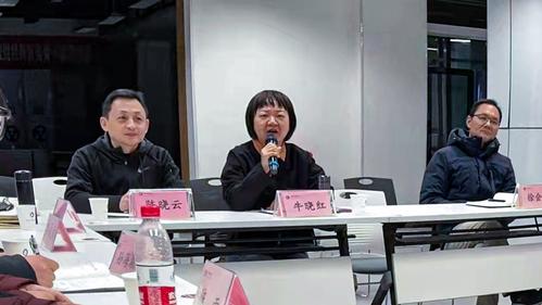 2.郑州市职业教育技术研究室副主任牛晓红在谈写作体会-(2) 2.郑州市职业教育技术研究室副主任牛晓红在谈写作体会-(2)