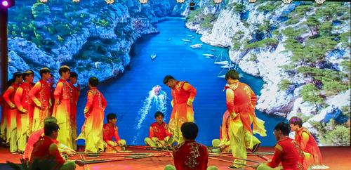 4.竹竿舞《丽江三部曲》 (2) 4.竹竿舞《丽江三部曲》 (2)