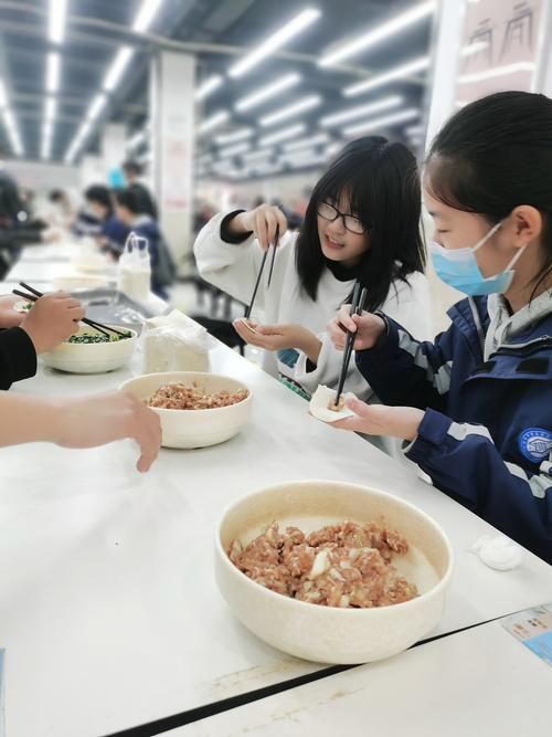 3自己包的饺子一定香 3自己包的饺子一定香