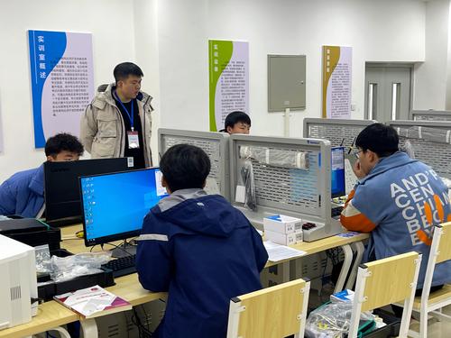 5巡考老师进行职业素养分数评定 5巡考老师进行职业素养分数评定