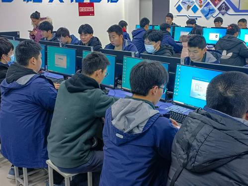 2同学们认真熟悉考试流程 2同学们认真熟悉考试流程