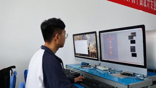 4郭宇哲同学创作《钉子精神》入围国际设计展览优秀奖 4郭宇哲同学创作《钉子精神》入围国际设计展览优秀奖