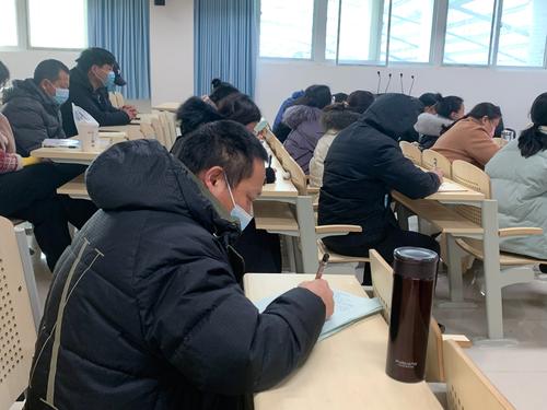 3.参会老师认真记录 3.参会老师认真记录