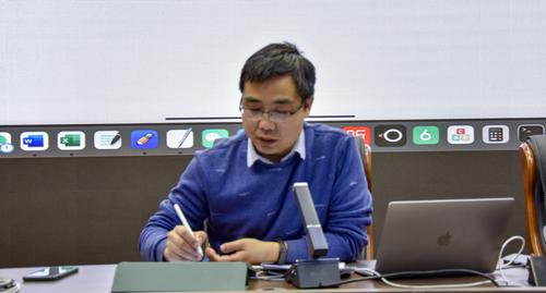 李鹏讲授“汉字趣谈” 李鹏讲授“汉字趣谈”