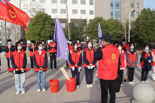 1.副校长王宏亮说明活动流程及各项注意事项 1.副校长王宏亮说明活动流程及各项注意事项