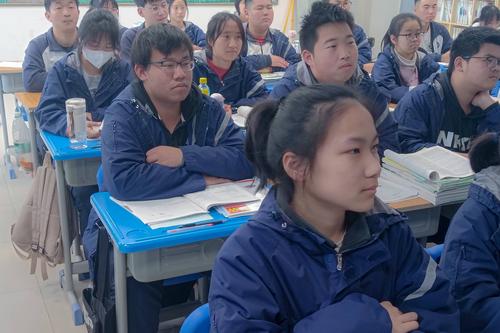 2同学们认真学习防溺水知识(1) 2同学们认真学习防溺水知识(1)