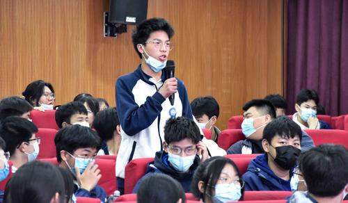 5同学们激烈讨论,踊跃发言(1) 5同学们激烈讨论,踊跃发言(1)