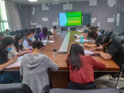 1新课程新教材实施三年规划学习活动现场 1新课程新教材实施三年规划学习活动现场
