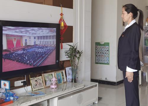 5.青年教师线上观看庆祝中国共产主义青年团成立100周年大会直播