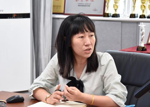 1.教科研处主任梁爽主持会议并对备赛提出具体要求 1.教科研处主任梁爽主持会议并对备赛提出具体要求