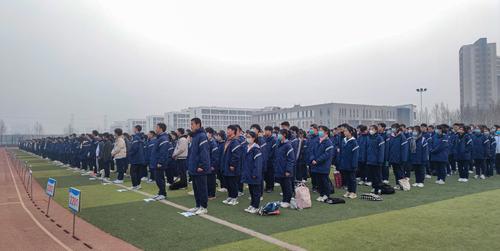 6全体学生列队整齐参加开学典礼仪式 6全体学生列队整齐参加开学典礼仪式