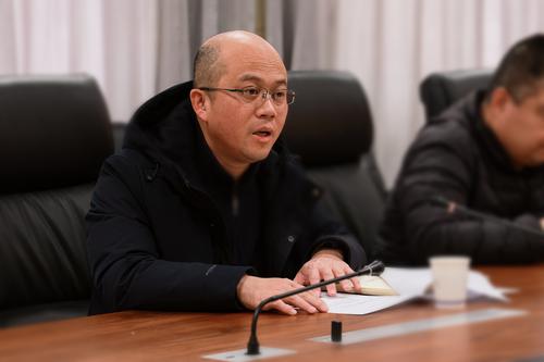 2.副校长王宏亮宣讲学校表彰决定 2.副校长王宏亮宣讲学校表彰决定