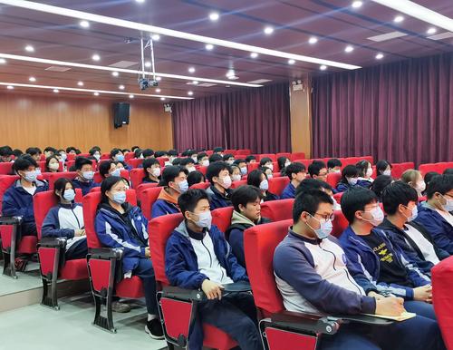2同学们认真聆听并记录 2同学们认真聆听并记录