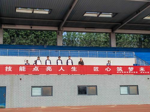 3副校长王宏亮介绍四位国家奖学金获得者事迹 3副校长王宏亮介绍四位国家奖学金获得者事迹