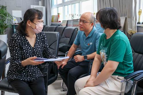 5验收专家组与对应部门负责人交流 5验收专家组与对应部门负责人交流