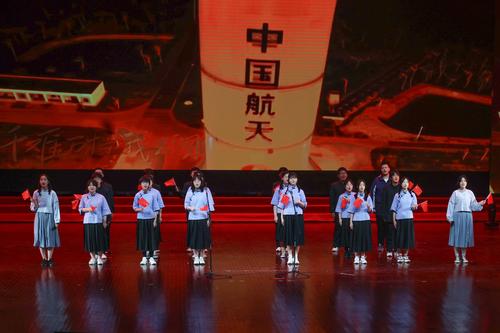 4.朗诵《少年中国说》 4.朗诵《少年中国说》