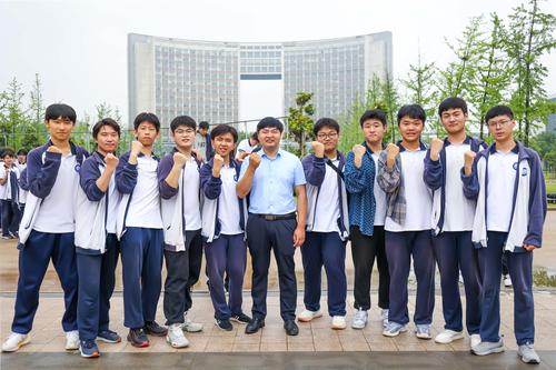 5.老师与同学合影(4) 5.老师与同学合影(4)