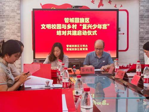 2taptap滚球校副校长王宏亮代表学校签约 2taptap滚球校副校长王宏亮代表学校签约