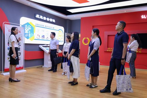 3.调研核查工作组考察社团 3.调研核查工作组考察社团