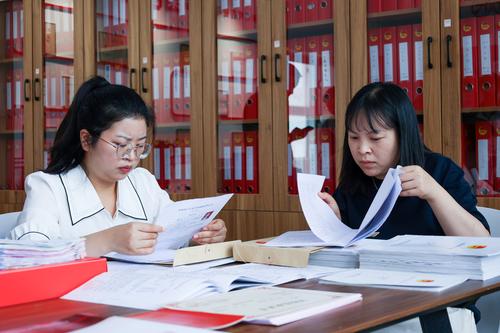 4.工作组查阅学校的各种过程性材料以及团员档案 4.工作组查阅学校的各种过程性材料以及团员档案