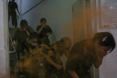 5.学生从宿舍有序撤离 5.学生从宿舍有序撤离
