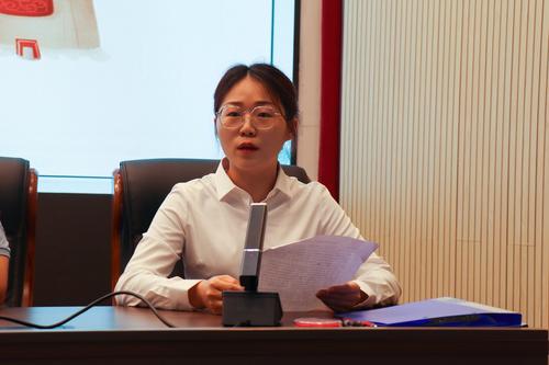 4.青年教师代表王莹发言 4.青年教师代表王莹发言
