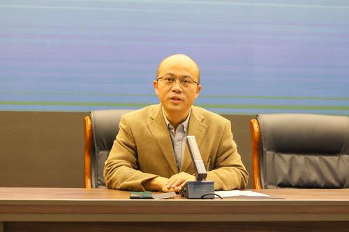 2副校长王宏亮对专家的到来表示感谢和欢迎 2副校长王宏亮对专家的到来表示感谢和欢迎