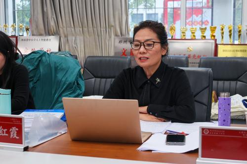 7市职教专家、郑州市商贸管理学校副校长陈红霞点评 7市职教专家、郑州市商贸管理学校副校长陈红霞点评