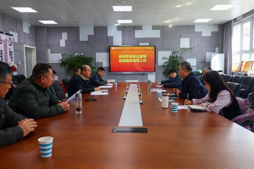 1座谈会现场 1座谈会现场
