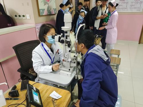 5学生体检中 5学生体检中