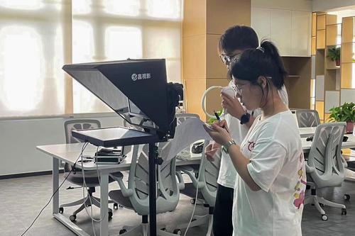 3新媒体工作室为老师录课 3新媒体工作室为老师录课