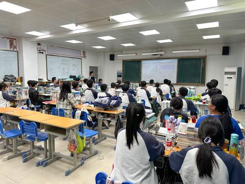 2组织学生观看《感动中国》2023年度人物盛典 2组织学生观看《感动中国》2023年度人物盛典