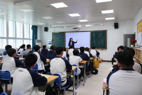 3靖改玲老师讲述升段考试是三年学习成果的综合检验 3靖改玲老师讲述升段考试是三年学习成果的综合检验