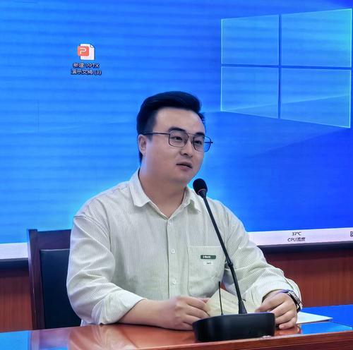 4巩豪杰老师在分享自己的学习感悟 4巩豪杰老师在分享自己的学习感悟