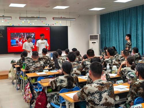 5刘豪斌、曹家欢回答新生问题 5刘豪斌、曹家欢回答新生问题