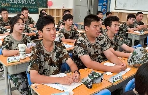 1认真学唱军歌 1认真学唱军歌