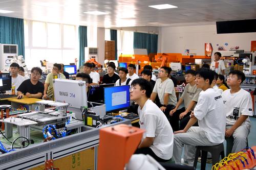 3同学们认真听讲 3同学们认真听讲