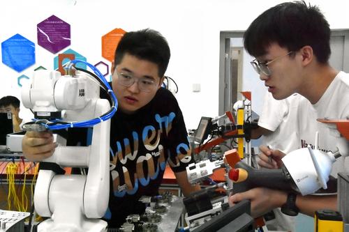 4同学们实操中 4同学们实操中