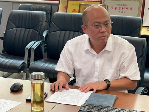4王宏亮主讲德育和班级管理工作 4王宏亮主讲德育和班级管理工作