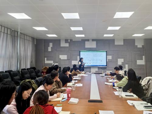 2高三年级全体教师认真参会 2高三年级全体教师认真参会