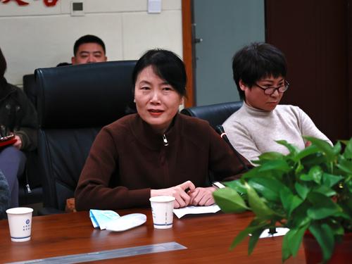 6新闻宣传工作先进个人代表董丽红分享心得