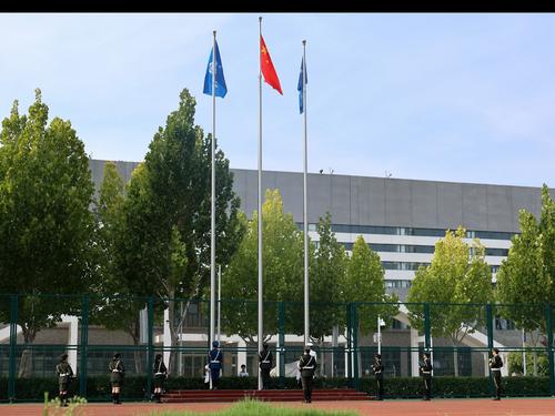 2升国旗,奏唱国歌 2升国旗,奏唱国歌
