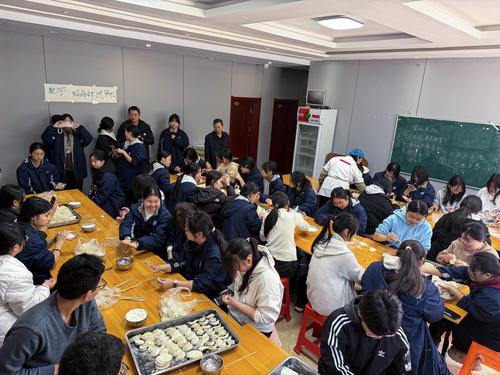 5一起动手包饺子 5一起动手包饺子