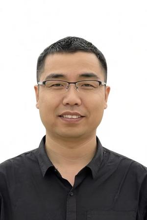 李鹏,教务处副主任,负责高中部教学工作 李鹏,教务处副主任,负责高中部教学工作