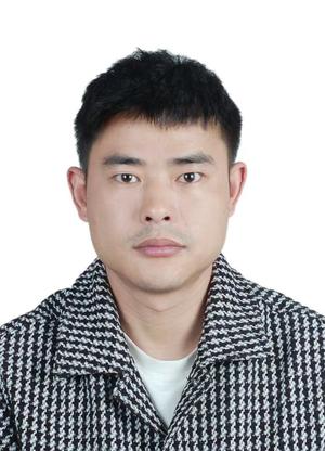 张鑫,教务处教务员,负责中专教务处查课、教研以及教材征订发放等工作 张鑫,教务处教务员,负责中专教务处查课、教研以及教材征订发放等工作