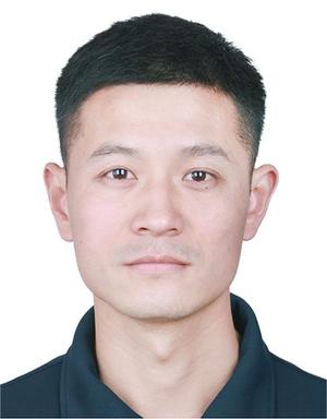 李川龙