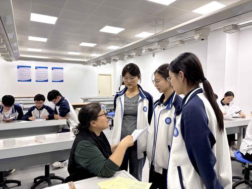 2.taptap国际服怎么登录指导教师辅导参赛学生